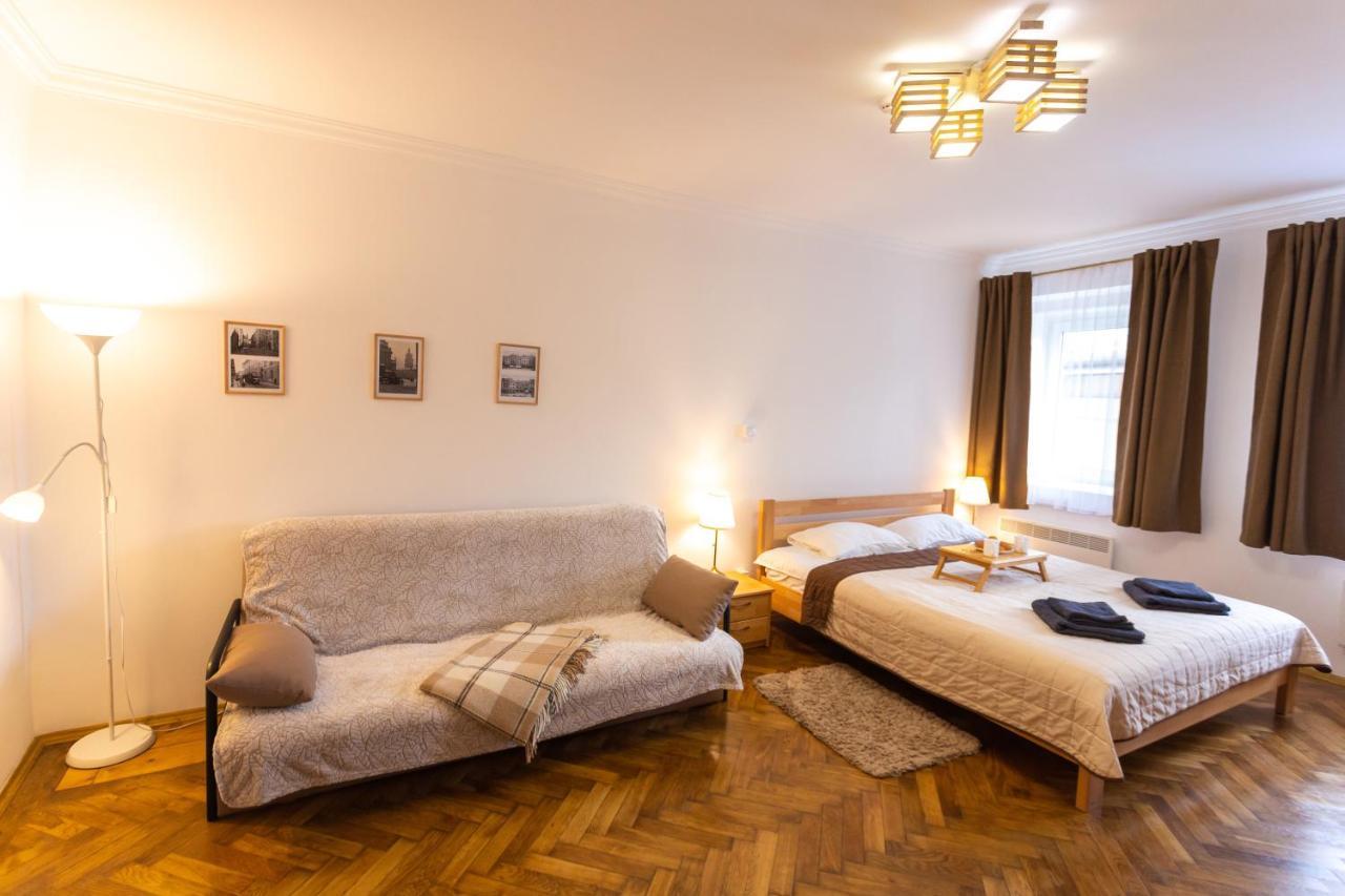 Peaceful Studio On Rynok Square Лвив Екстериор снимка