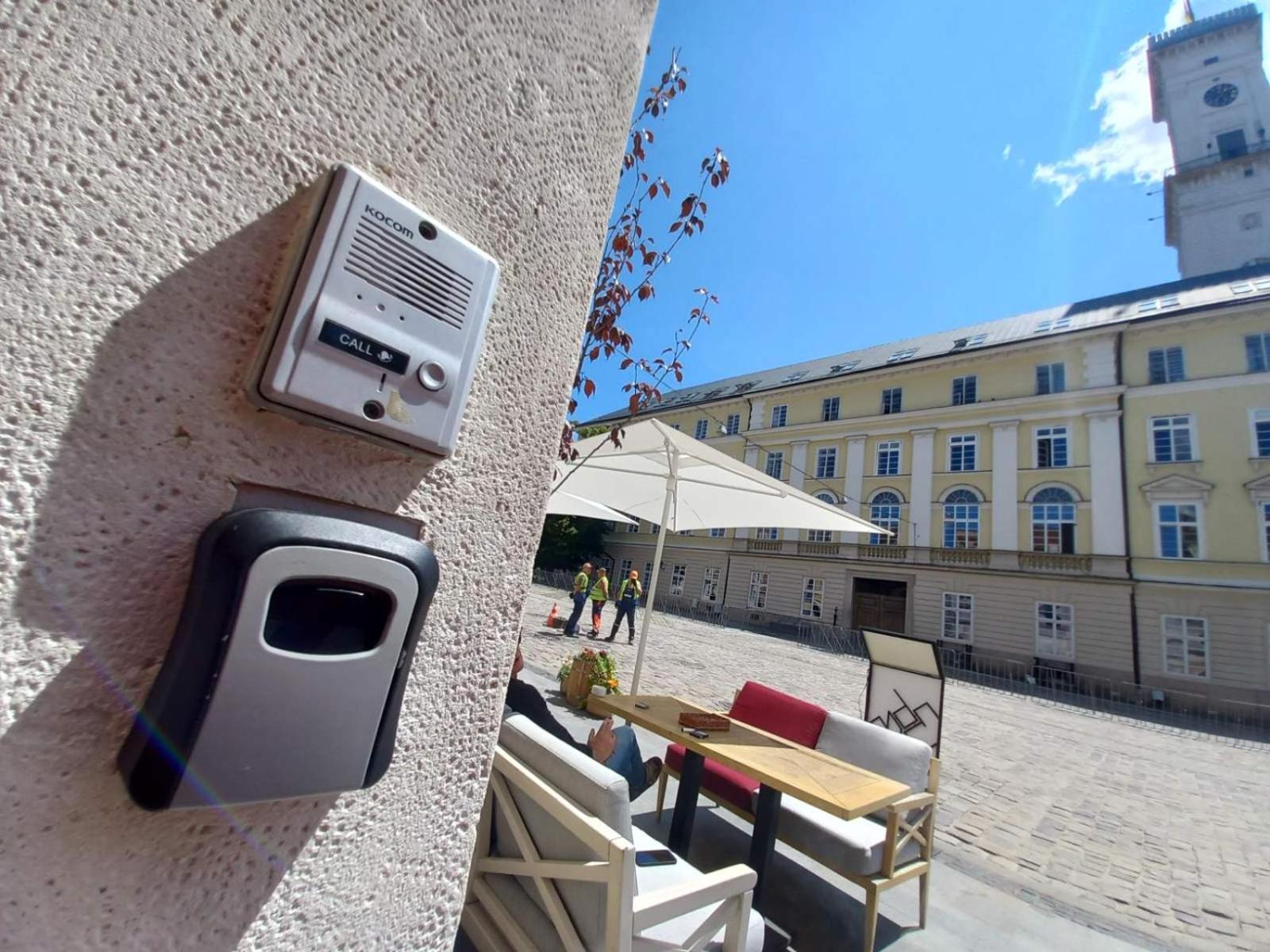 Peaceful Studio On Rynok Square Лвив Екстериор снимка